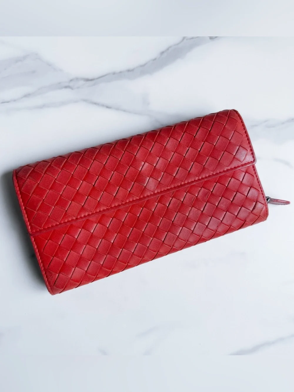 Bottega Venata Intrecciato leather flap Wallet on chain - Picture 4 of 16